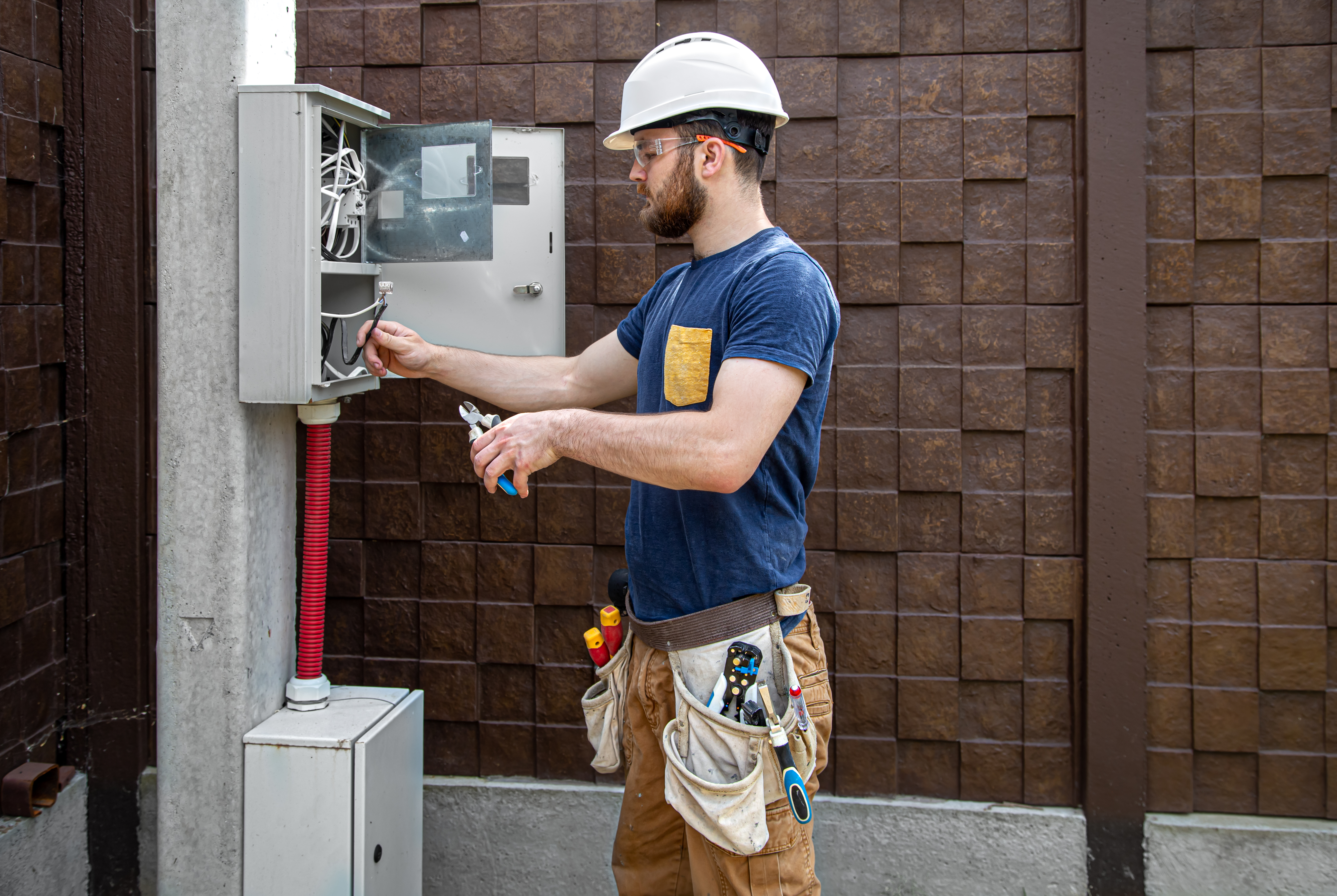 Does your home office need electrical maintenance? Contact a licensed electrical contractor in Bardon and surrounds (Alderley, Ashgrove, Newmarket, Paddington, The Gap) like Allyn White Electrical for all of your electrical problems.